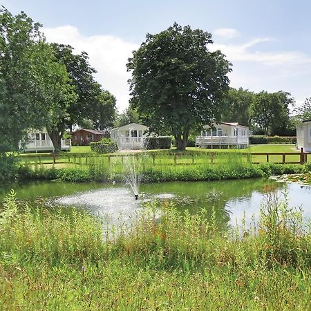Fir Trees Hotel Честър Екстериор снимка