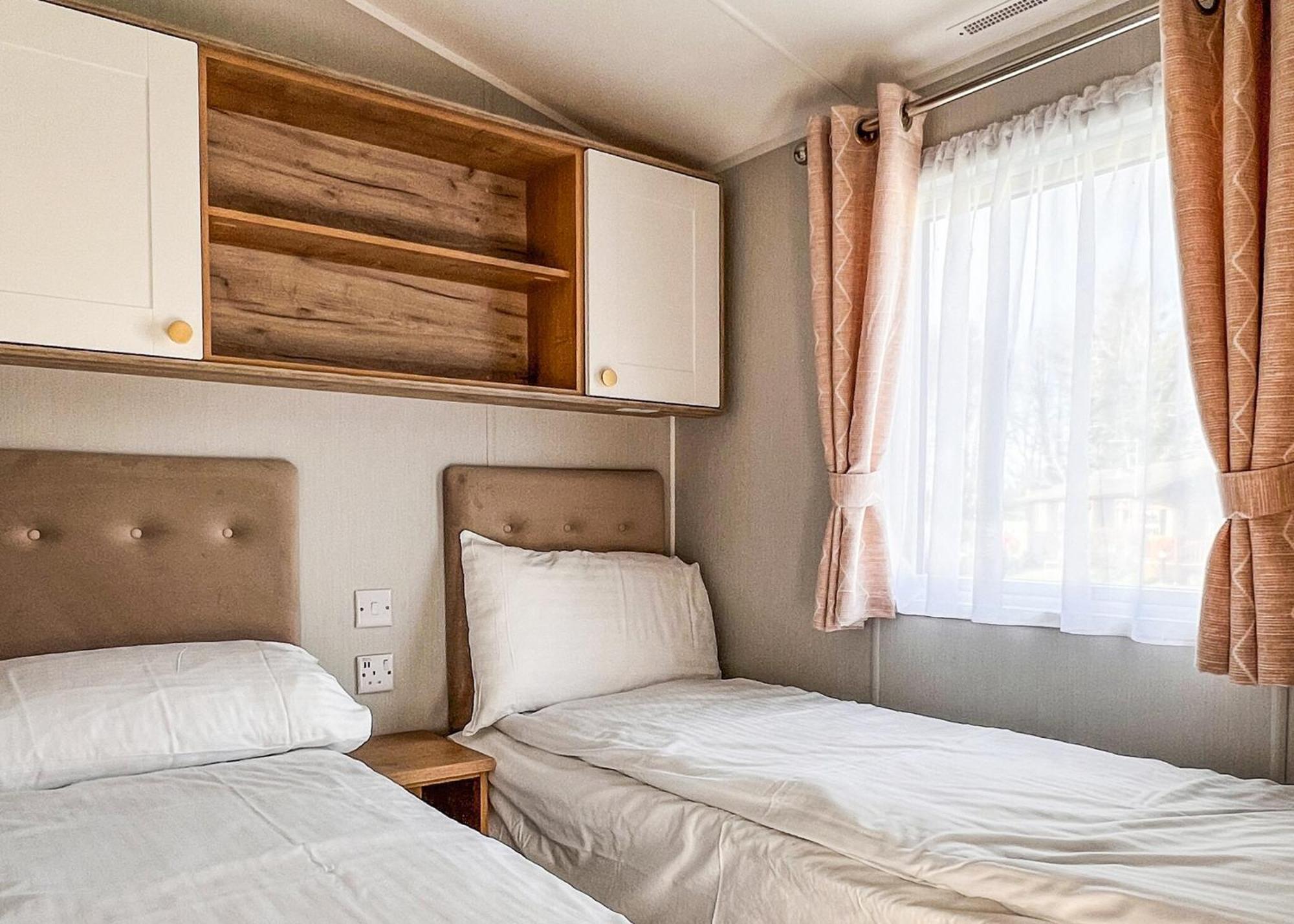 Fir Trees Hotel Честър Екстериор снимка