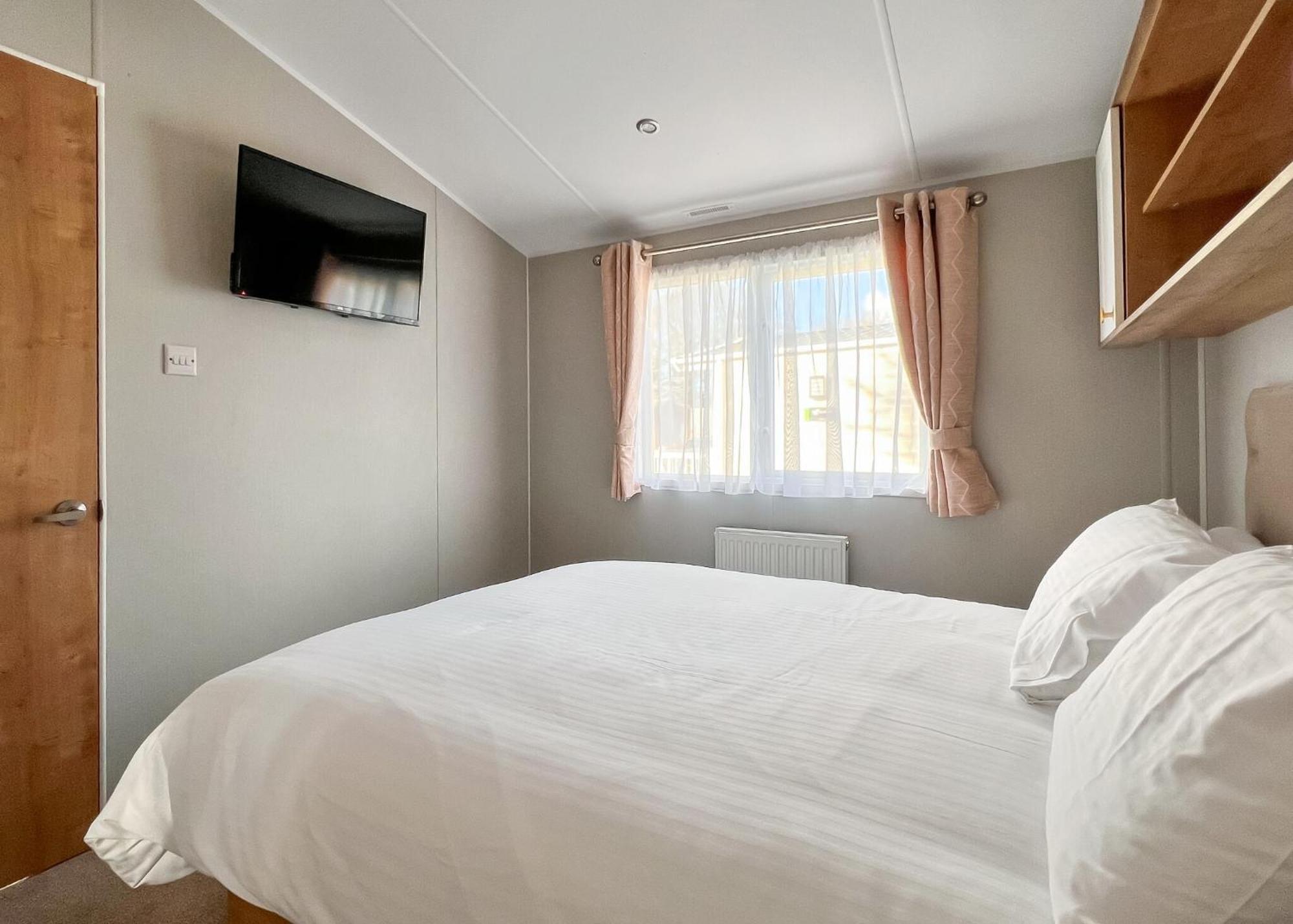 Fir Trees Hotel Честър Екстериор снимка